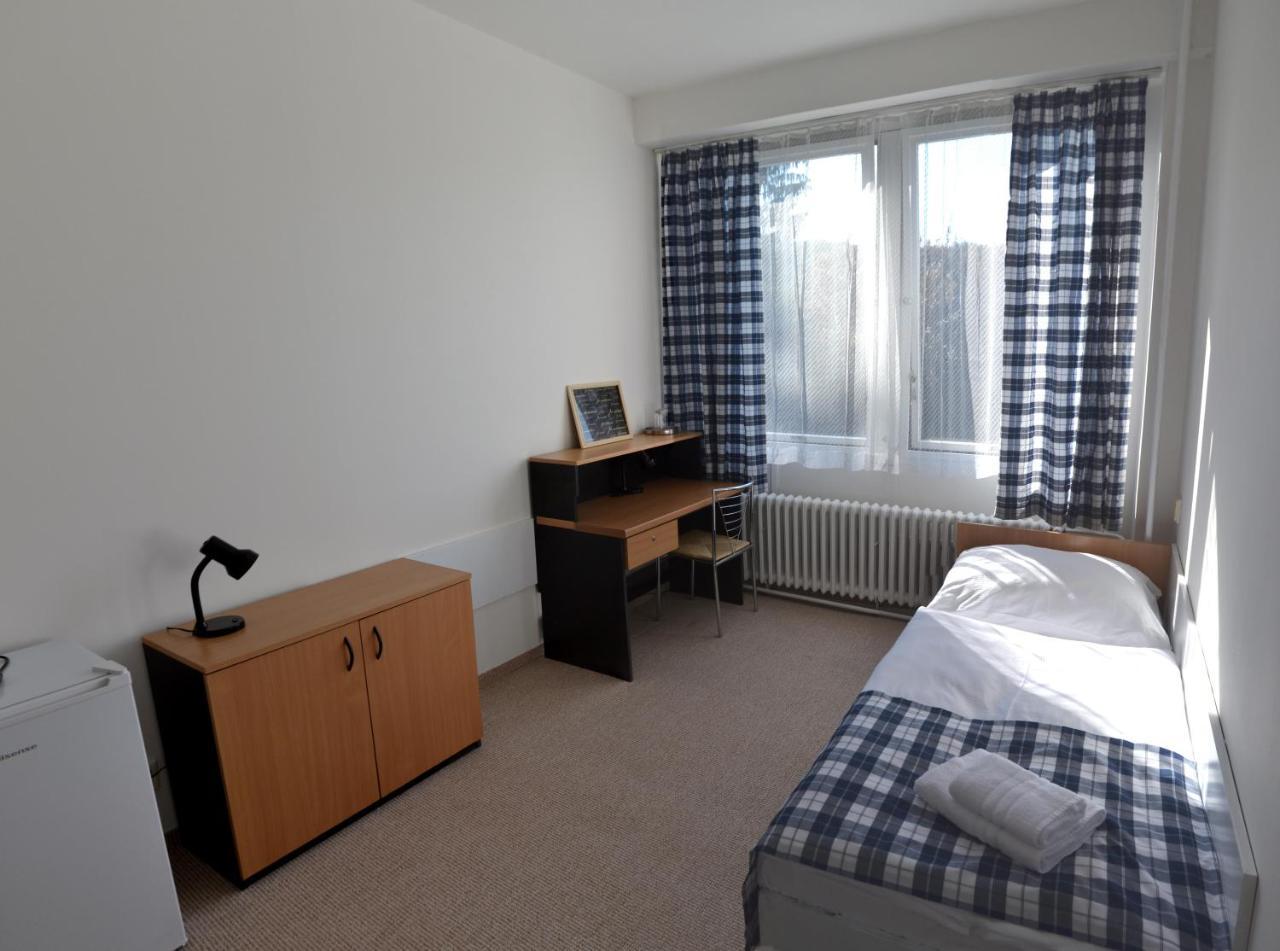 Hotel Hlaska Zlenice Ruang foto
