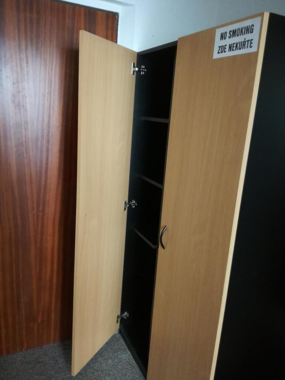 Hotel Hlaska Zlenice Ruang foto
