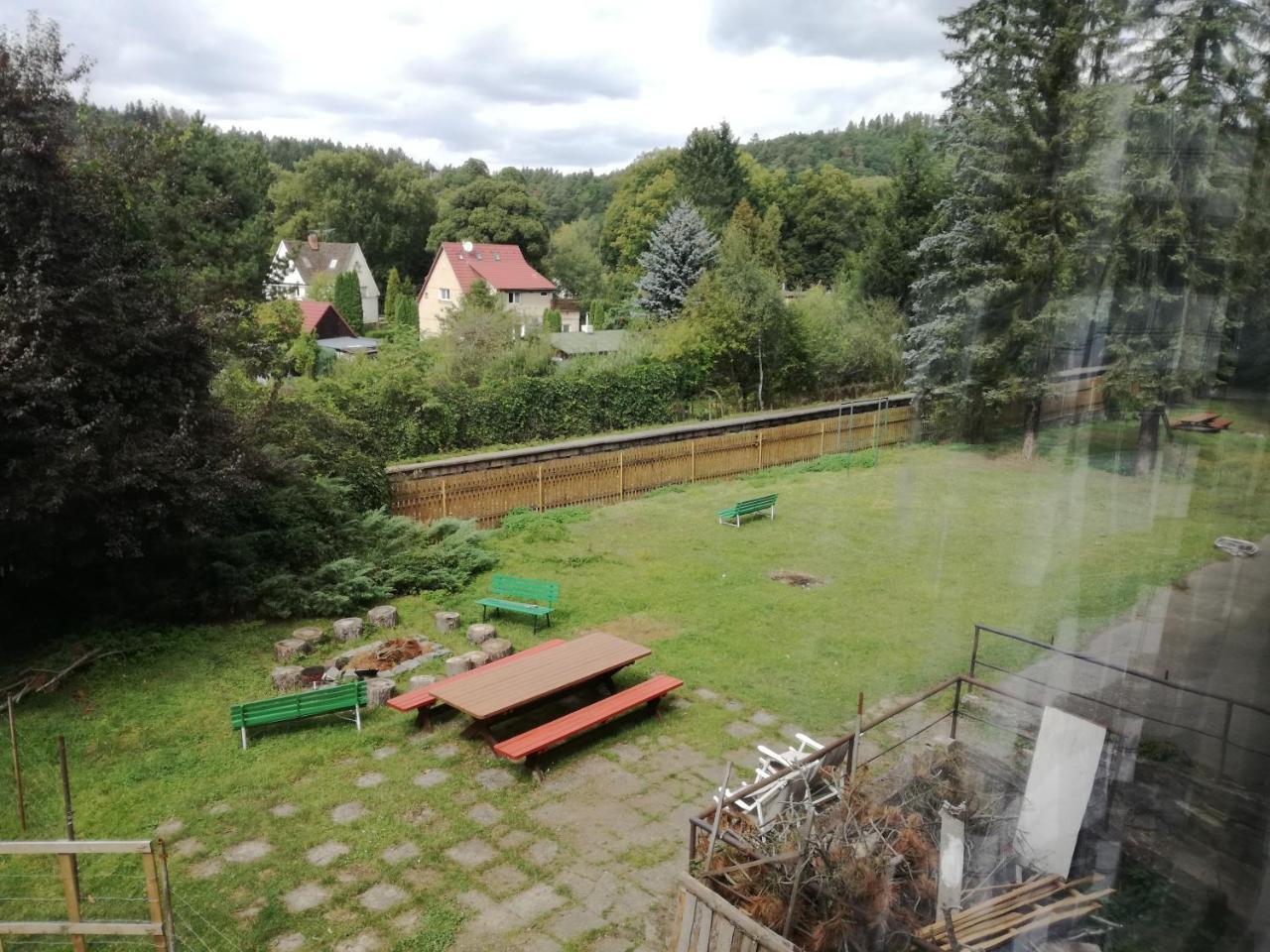 Hotel Hlaska Zlenice Bagian luar foto